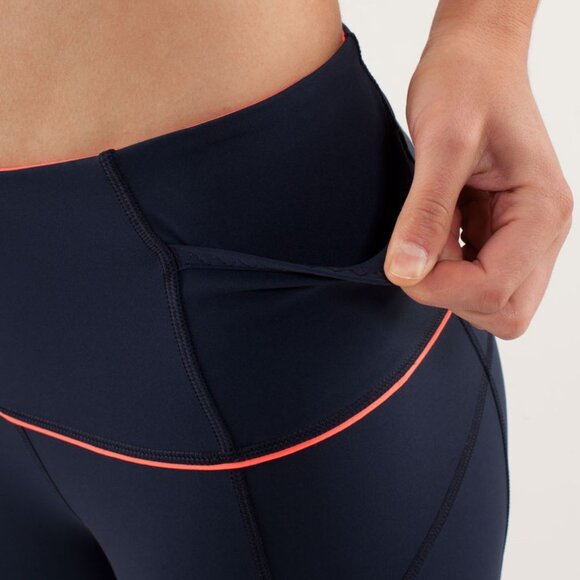 Lululemon Run: Ice Queen 7/8 Tight Navy - Picture 4 of 14